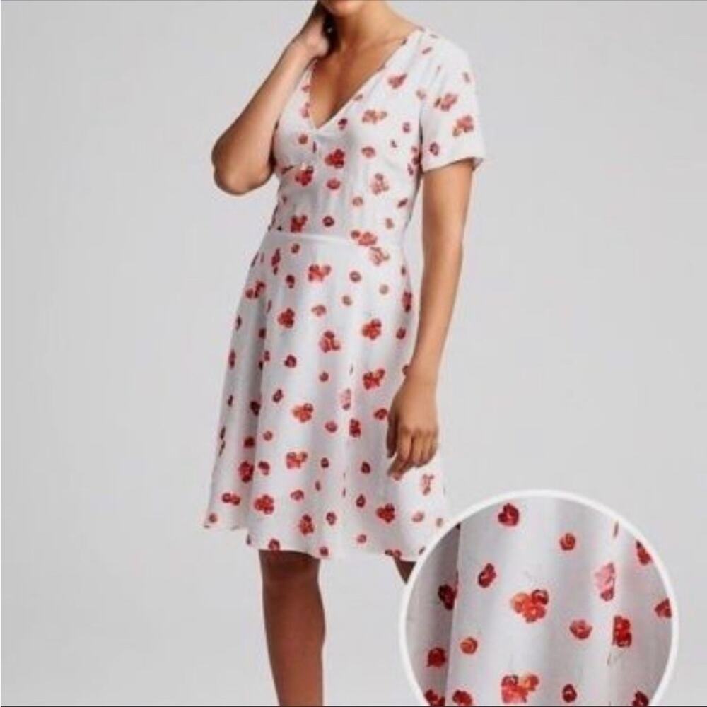 GAP NWT Poppy Floral V-Neck Dress sz 4 Fit-n-flare Romantic Cottagecore